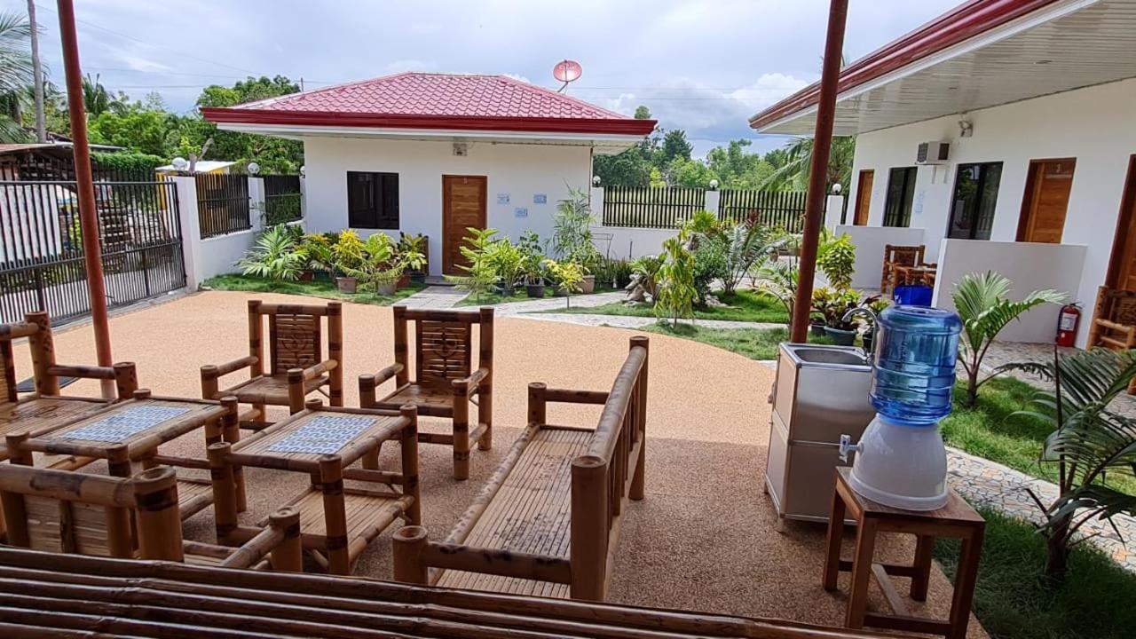 Babas Guesthouse Moalboal Exterior photo