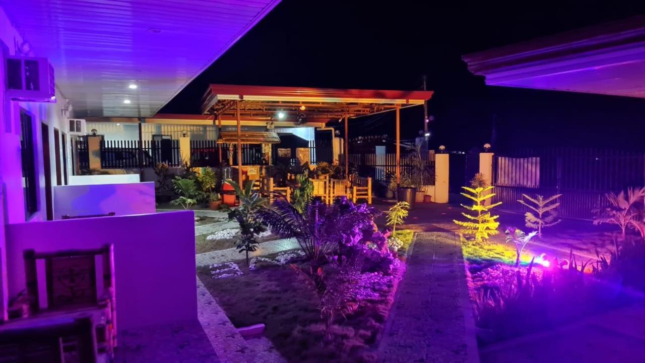 Babas Guesthouse Moalboal Exterior photo