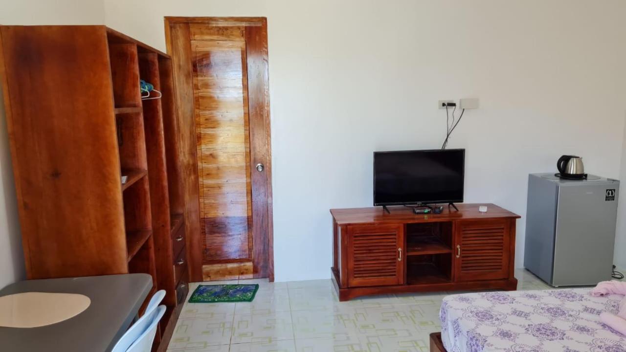 Babas Guesthouse Moalboal Exterior photo