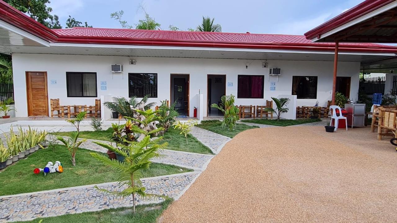 Babas Guesthouse Moalboal Exterior photo