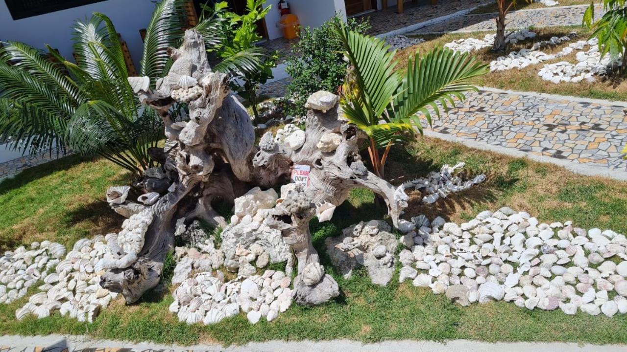 Babas Guesthouse Moalboal Exterior photo