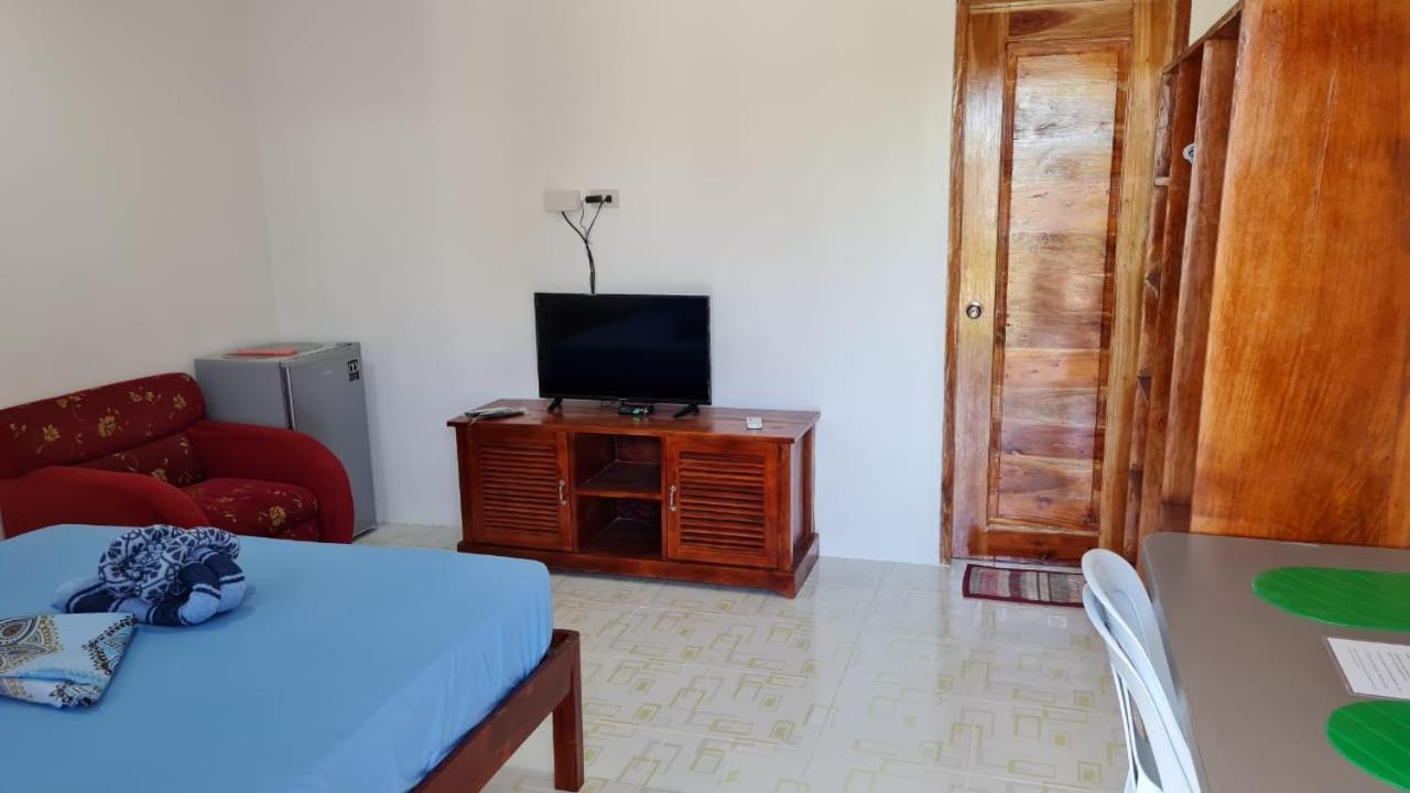 Babas Guesthouse Moalboal Exterior photo