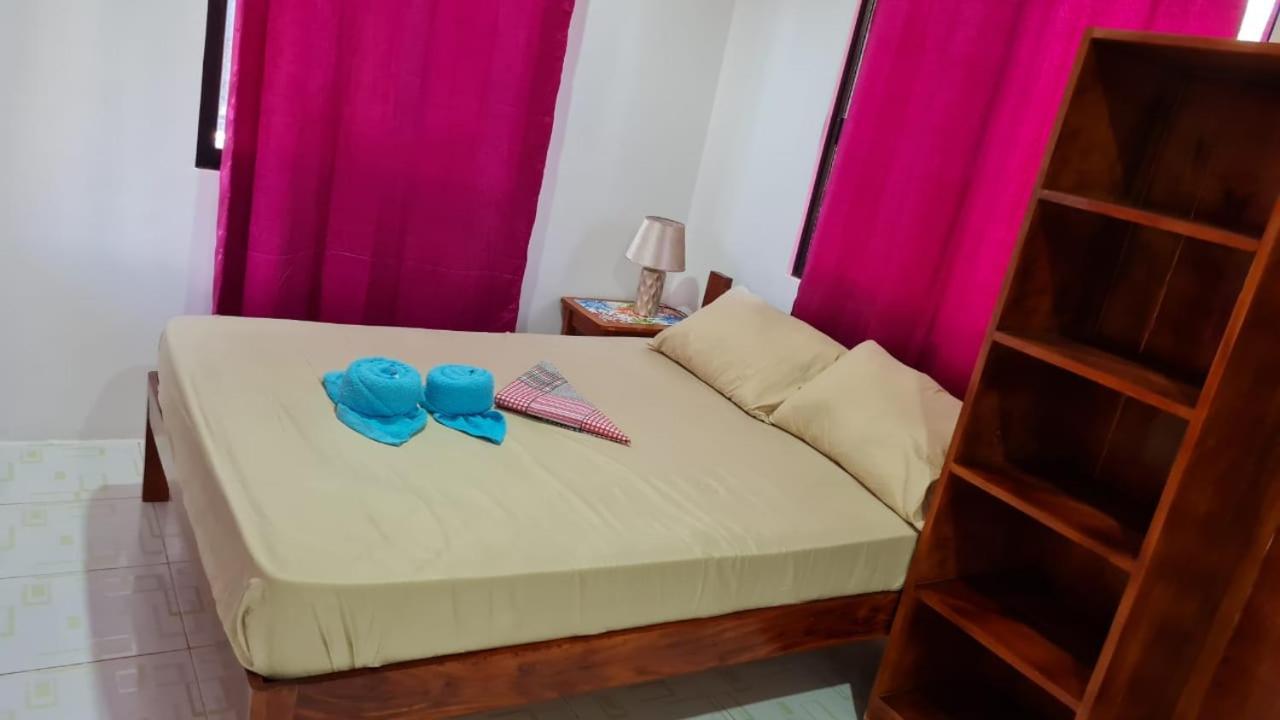 Babas Guesthouse Moalboal Exterior photo