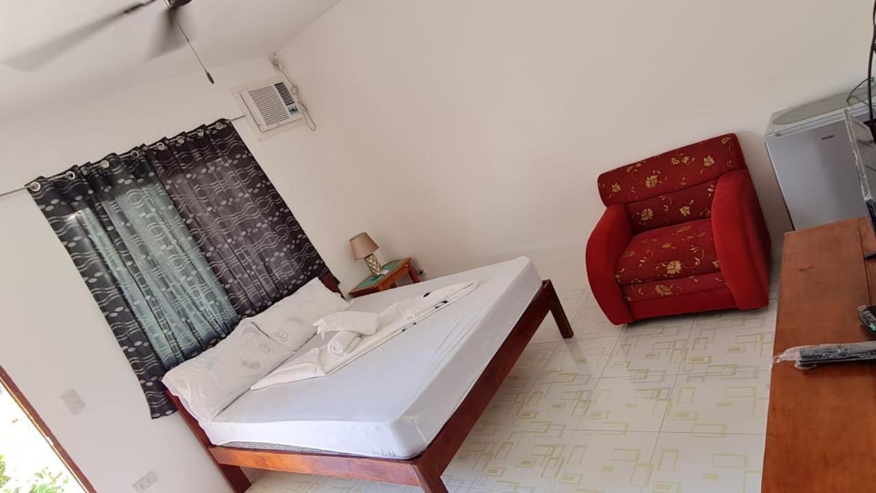 Babas Guesthouse Moalboal Exterior photo